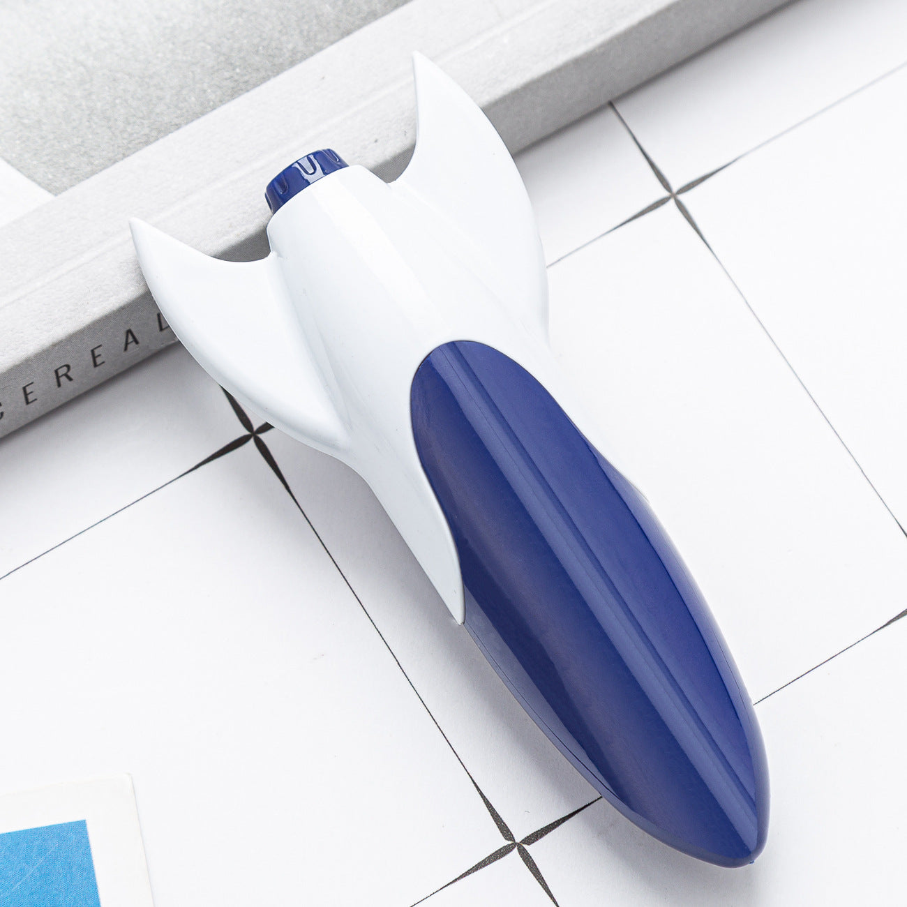 Bolígrafos de plástico en forma de cohete al por mayor